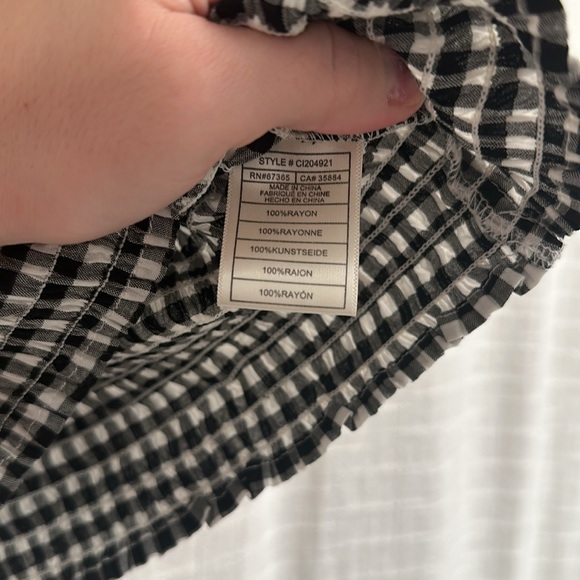 Runched/ Off Shoulder Top - Picture 4 of 4